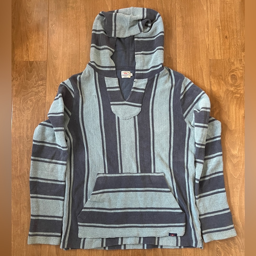 Faherty Women’s Beach Pullover. Size SMALL
